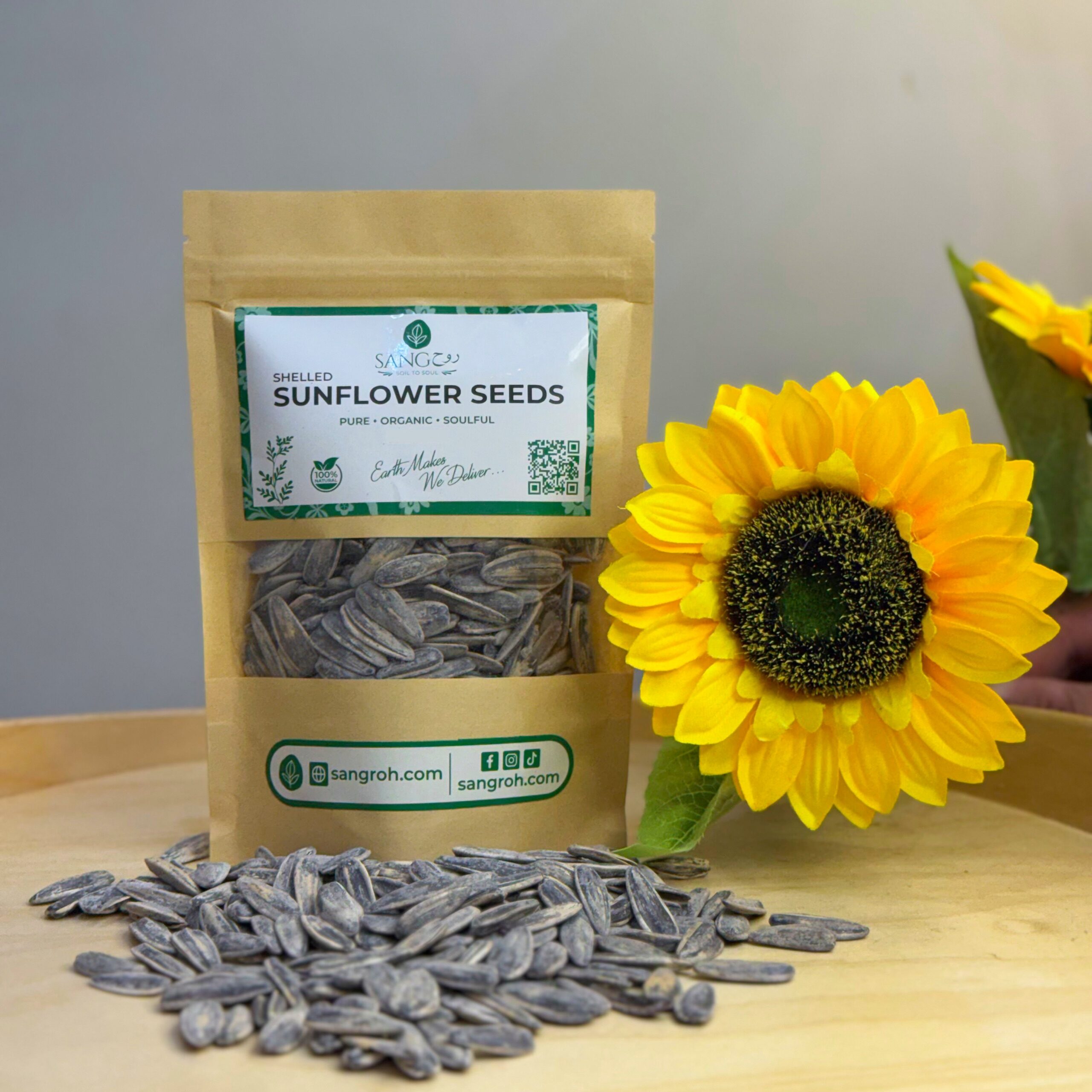 roasted sunflower seeds with shell packed